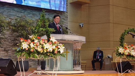 이선 목사.jpg