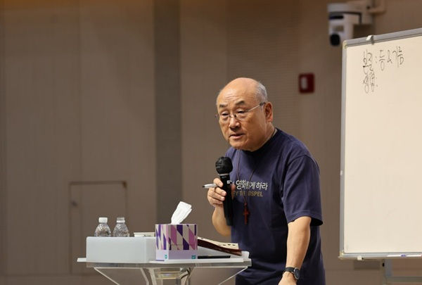 사진2_김용의 선교사.jpg