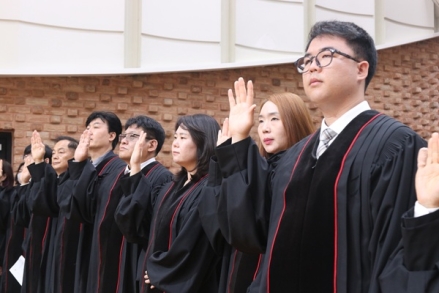국독연 제26회 목사안수식, 26명 사역자 배출… “세상 풍조 거스르는 생명의 종 되길