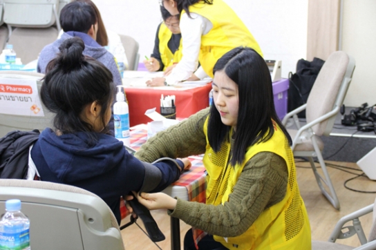 ‘사랑의 왕진버스’ 외국인근로자 대상 첫 이동진료