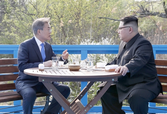 한반도 평화의 노래 울려 퍼졌다