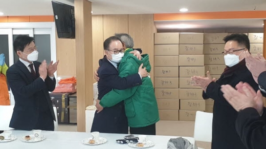 한교총, 류영모 대표회장 ‘밥퍼’ 최일도 목사 격려