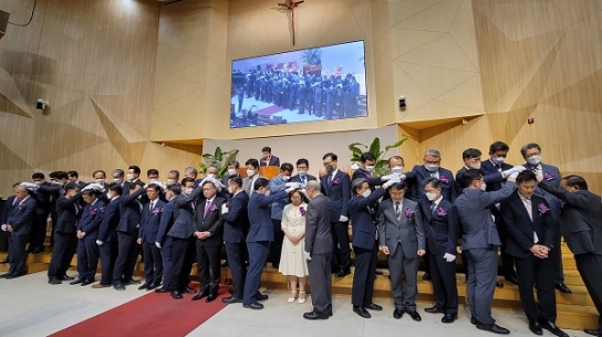 창립 67주년 맞은 신촌성결교회, 임직예식 거행