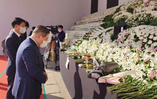 소강석 목사 “꽃잎은 져도 향기는 지지 않길···”