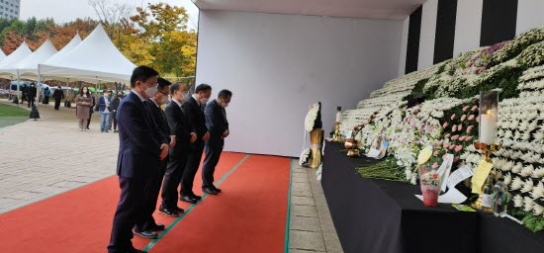 한교총 공동대표회장단, 이태원 희생자 분향소 조문
