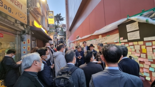 총무회, 할로윈 참사 현장 찾아 애도의 시간 가져