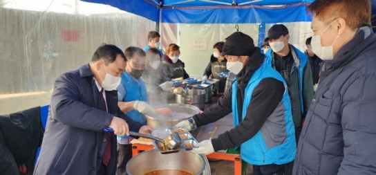 세성본, 노숙인과 쪽방촌 주민에 마스크와 구충제 전달