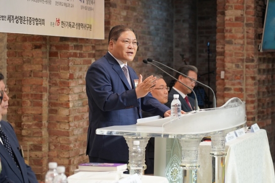 “설교자의 자기비하와 어리석음은 복음전달의 극적효과 배가”
