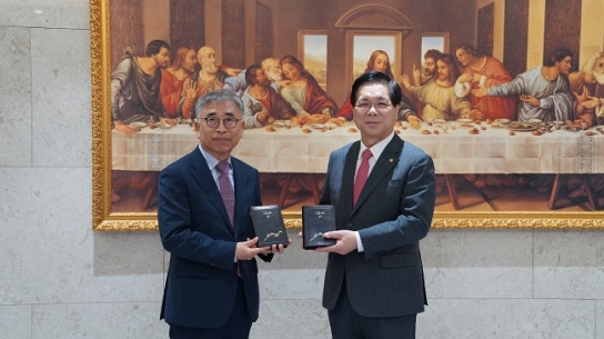 여의도순복음교회, 이란에 성경 기증 후원