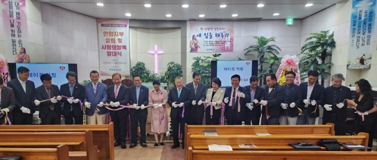 “배고픈 사람은 누구나 자유롭게 쌀을 가져가세요”