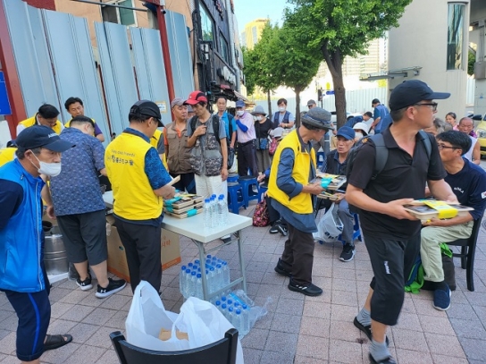 서울역 나눔의 상징 ‘참좋은친구들’이 돌아왔다