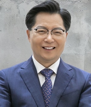 익산반석교회 윤호웅 목사 ‘교회의 꿈’ 노래 만들어