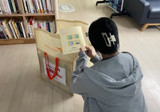 “생리용품 키트 덕분에 좋은 제품을 넉넉히 사용할 수 있어요”