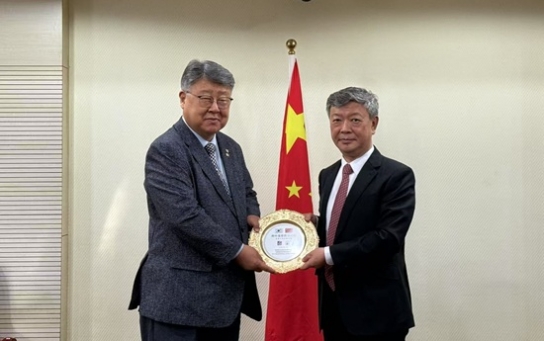 한교총 대표회장단, 중국기독교협회장 만나 환담