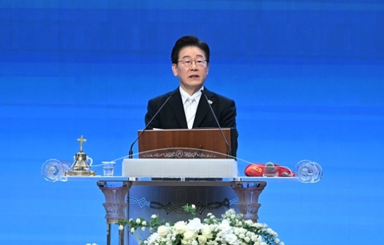 이재명 대통령-소강석 목사, 부활절 현장서 ‘오랜 우정’ 과시
